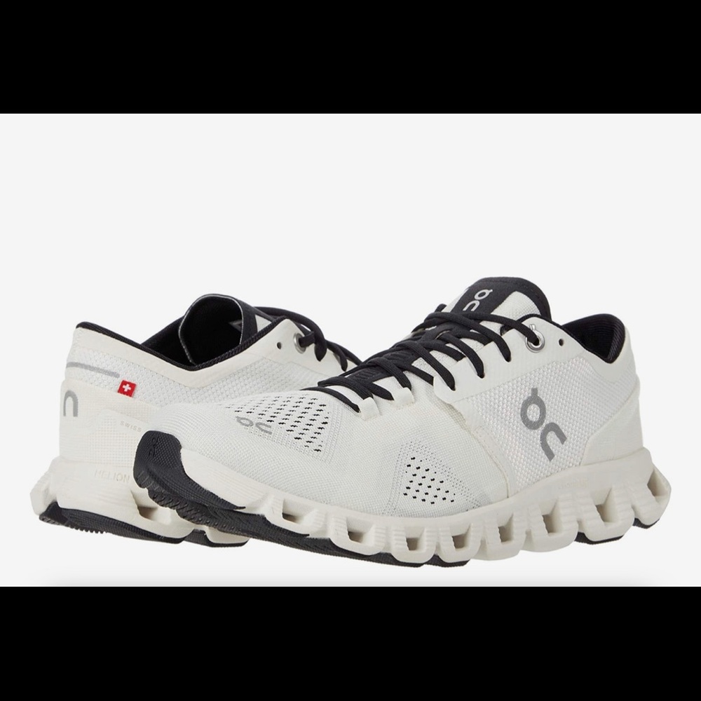 White On Cloud “Cloud X” size 9.5 worn 4 times!